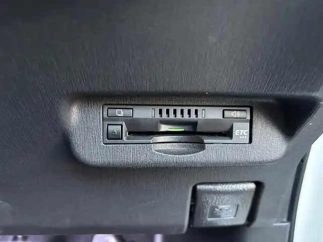 トヨタ プリウス S ツーリングセレ G’s 群馬県 2013(平25)年 9.4万km ホワイトパールクリスタルシャイン (株)IDOMが運営する【じしゃロン伊勢崎店】の自社ローン専用車両になりますこちらは現金またはオートローンご利用時の価格です。自社ローンご希望の方は別途その旨お申付け下さい/社外SDナビゲーション/バックカメラ/CD/DVD/SD/BT/DTV/ビルトインETC/オートライト/フォグライト/ドアバイザー/純正フロアマット