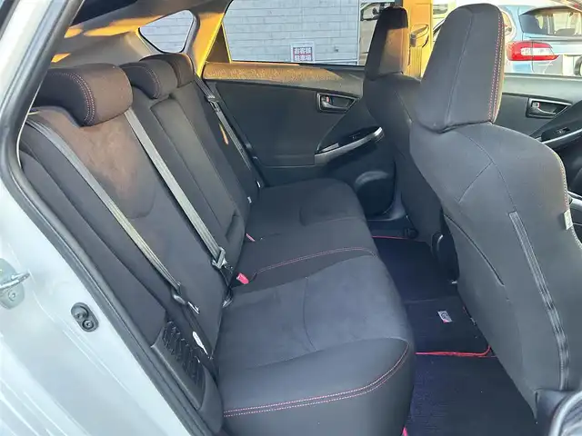 トヨタ プリウス S ツーリングセレ G’s 群馬県 2013(平25)年 9.4万km ホワイトパールクリスタルシャイン (株)IDOMが運営する【じしゃロン伊勢崎店】の自社ローン専用車両になりますこちらは現金またはオートローンご利用時の価格です。自社ローンご希望の方は別途その旨お申付け下さい/社外SDナビゲーション/バックカメラ/CD/DVD/SD/BT/DTV/ビルトインETC/オートライト/フォグライト/ドアバイザー/純正フロアマット