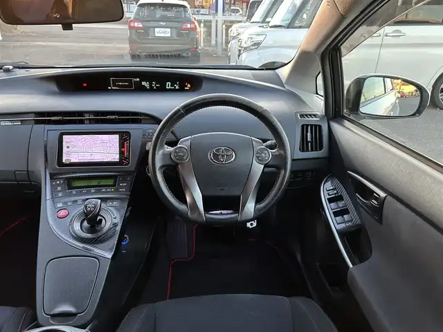 トヨタ プリウス S ツーリングセレ G’s 群馬県 2013(平25)年 9.4万km ホワイトパールクリスタルシャイン (株)IDOMが運営する【じしゃロン伊勢崎店】の自社ローン専用車両になりますこちらは現金またはオートローンご利用時の価格です。自社ローンご希望の方は別途その旨お申付け下さい/社外SDナビゲーション/バックカメラ/CD/DVD/SD/BT/DTV/ビルトインETC/オートライト/フォグライト/ドアバイザー/純正フロアマット