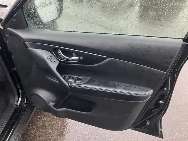 日産 エクストレイル 20X 道南・函館 2015(平27)年 8.4万km ダイヤモンドブラック /純正ナビ//フルセグＴＶ//全周囲カメラ//エンジンスターター//シートヒーター//ハーフレザーシート//コーナーセンサー//コーナリングスタビリティアシスト//オートライト//フロアマット//スマートキー//スペアキー//プッシュスタート//ＥＴＣ