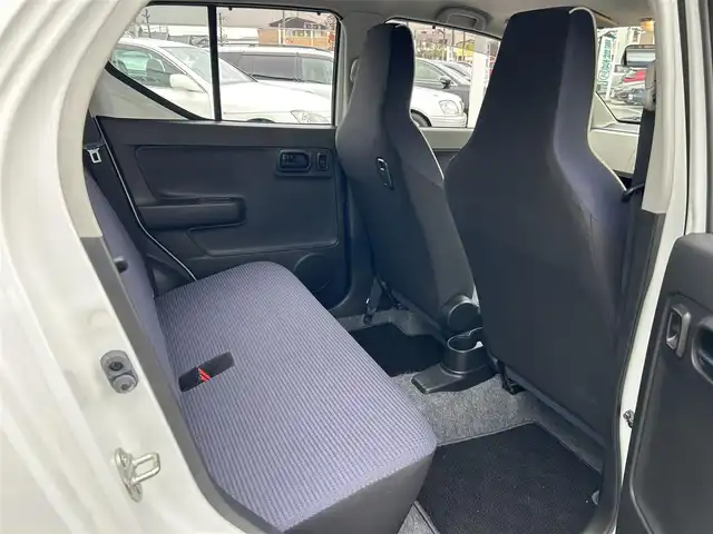 スズキ アルト L 愛媛県 2021(令3)年 2万km スペリアホワイト 純正オーディオ/AM・FM/CD/AUX/オートライト/横滑り防止装置/電動格納ドアミラー/D席シートヒーター/アイドリングストップ/リモコンキー/スペアキー/横滑り防止装置/盗難防止装置/ハロゲンヘッドライト/純正フロアマット/純正ホイールキャップ