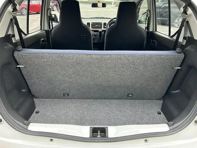 スズキ アルト L 愛媛県 2021(令3)年 2万km スペリアホワイト 純正オーディオ/AM・FM/CD/AUX/オートライト/横滑り防止装置/電動格納ドアミラー/D席シートヒーター/アイドリングストップ/リモコンキー/スペアキー/横滑り防止装置/盗難防止装置/ハロゲンヘッドライト/純正フロアマット/純正ホイールキャップ