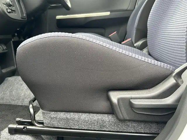 スズキ アルト L 愛媛県 2021(令3)年 2万km スペリアホワイト 純正オーディオ/AM・FM/CD/AUX/オートライト/横滑り防止装置/電動格納ドアミラー/D席シートヒーター/アイドリングストップ/リモコンキー/スペアキー/横滑り防止装置/盗難防止装置/ハロゲンヘッドライト/純正フロアマット/純正ホイールキャップ