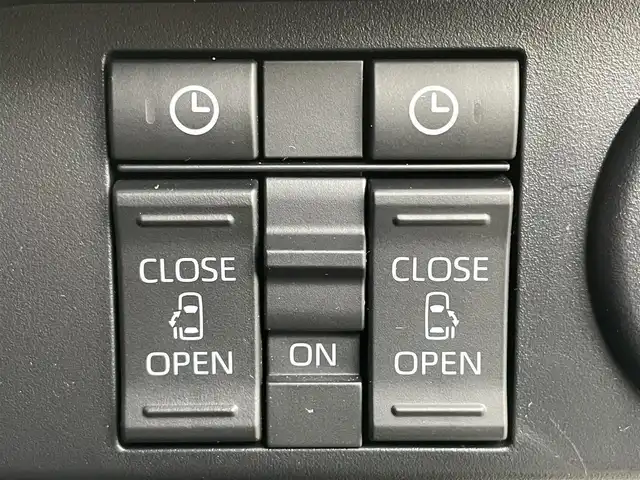 ダイハツ トール カスタムG ターボ 岡山県 2025(令7)年 1万km パールホワイトⅢ 純正9インチディスプレイオーディオ/(Bluetooth/USB/HDMI/Carplay/フルセグTV)/全方位カメラ/両側電動スライドドア/ステアリングリモコン/レーダークルーズコントロール/コーナーセンサー(前後)/オートハイビーム/LEDヘッドライト/レーンアシスト/オートブレーキホールド/アイドリングストップ/スマートキー(2本)/純正15インチアルミホイール/純正フロアマット