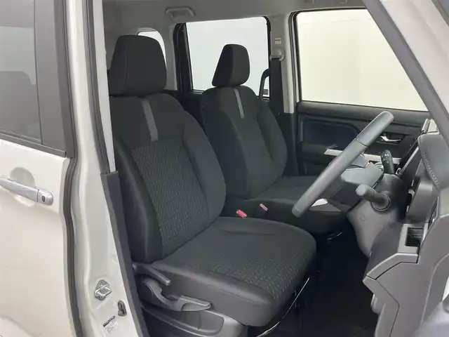 ダイハツ トール カスタムG ターボ 岡山県 2025(令7)年 1万km パールホワイトⅢ 純正9インチディスプレイオーディオ/(Bluetooth/USB/HDMI/Carplay/フルセグTV)/全方位カメラ/両側電動スライドドア/ステアリングリモコン/レーダークルーズコントロール/コーナーセンサー(前後)/オートハイビーム/LEDヘッドライト/レーンアシスト/オートブレーキホールド/アイドリングストップ/スマートキー(2本)/純正15インチアルミホイール/純正フロアマット