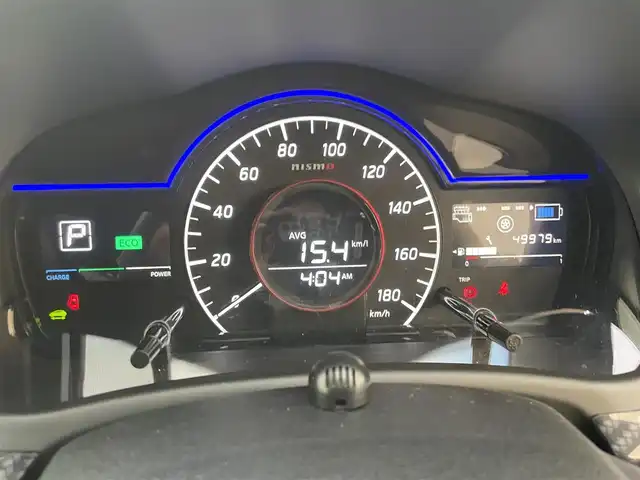 日産 ノート e－パワーニスモ S 静岡県 2020(令2)年 5万km ブリリアントホワイトパール 純正ナビ/（AM/FM/CD/DVD/BT)/フルセグTV/アラウンドビューモニター/バックカメラ/レーダークルーズコントロール/スマートキー/プッシュスタート/デジタルインナーミラー/MOMOシフト（純正積込あり）/レオニス17インチアルミホイール/純正フロアマット/エマージェンシーブレーキ/レーンキープアシスト/横滑り防止装置/LEDヘッドライト/オートマチックハイビーム/保証書