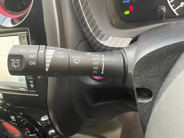 日産 ノート e－パワーニスモ S 静岡県 2020(令2)年 5万km ブリリアントホワイトパール 純正ナビ/（AM/FM/CD/DVD/BT)/フルセグTV/アラウンドビューモニター/バックカメラ/レーダークルーズコントロール/スマートキー/プッシュスタート/デジタルインナーミラー/MOMOシフト（純正積込あり）/レオニス17インチアルミホイール/純正フロアマット/エマージェンシーブレーキ/レーンキープアシスト/横滑り防止装置/LEDヘッドライト/オートマチックハイビーム/保証書