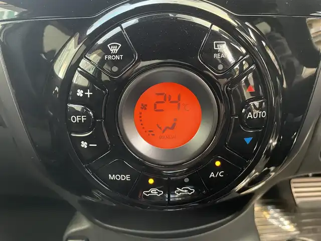 日産 ノート e－パワーニスモ S 静岡県 2020(令2)年 5万km ブリリアントホワイトパール 純正ナビ/（AM/FM/CD/DVD/BT)/フルセグTV/アラウンドビューモニター/バックカメラ/レーダークルーズコントロール/スマートキー/プッシュスタート/デジタルインナーミラー/MOMOシフト（純正積込あり）/レオニス17インチアルミホイール/純正フロアマット/エマージェンシーブレーキ/レーンキープアシスト/横滑り防止装置/LEDヘッドライト/オートマチックハイビーム/保証書