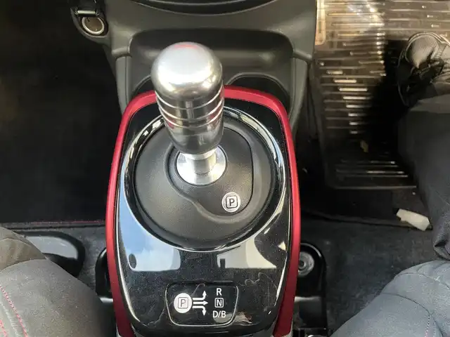 日産 ノート e－パワーニスモ S 静岡県 2020(令2)年 5万km ブリリアントホワイトパール 純正ナビ/（AM/FM/CD/DVD/BT)/フルセグTV/アラウンドビューモニター/バックカメラ/レーダークルーズコントロール/スマートキー/プッシュスタート/デジタルインナーミラー/MOMOシフト（純正積込あり）/レオニス17インチアルミホイール/純正フロアマット/エマージェンシーブレーキ/レーンキープアシスト/横滑り防止装置/LEDヘッドライト/オートマチックハイビーム/保証書