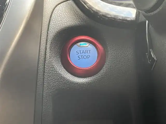 日産 ノート e－パワーニスモ S 静岡県 2020(令2)年 5万km ブリリアントホワイトパール 純正ナビ/（AM/FM/CD/DVD/BT)/フルセグTV/アラウンドビューモニター/バックカメラ/レーダークルーズコントロール/スマートキー/プッシュスタート/デジタルインナーミラー/MOMOシフト（純正積込あり）/レオニス17インチアルミホイール/純正フロアマット/エマージェンシーブレーキ/レーンキープアシスト/横滑り防止装置/LEDヘッドライト/オートマチックハイビーム/保証書