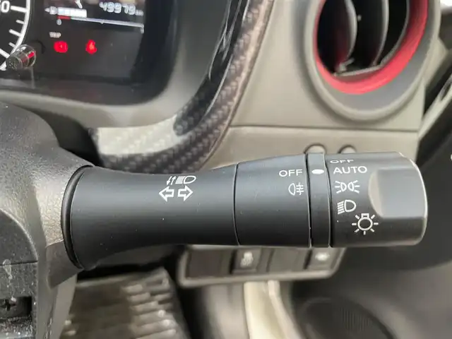 日産 ノート e－パワーニスモ S 静岡県 2020(令2)年 5万km ブリリアントホワイトパール 純正ナビ/（AM/FM/CD/DVD/BT)/フルセグTV/アラウンドビューモニター/バックカメラ/レーダークルーズコントロール/スマートキー/プッシュスタート/デジタルインナーミラー/MOMOシフト（純正積込あり）/レオニス17インチアルミホイール/純正フロアマット/エマージェンシーブレーキ/レーンキープアシスト/横滑り防止装置/LEDヘッドライト/オートマチックハイビーム/保証書