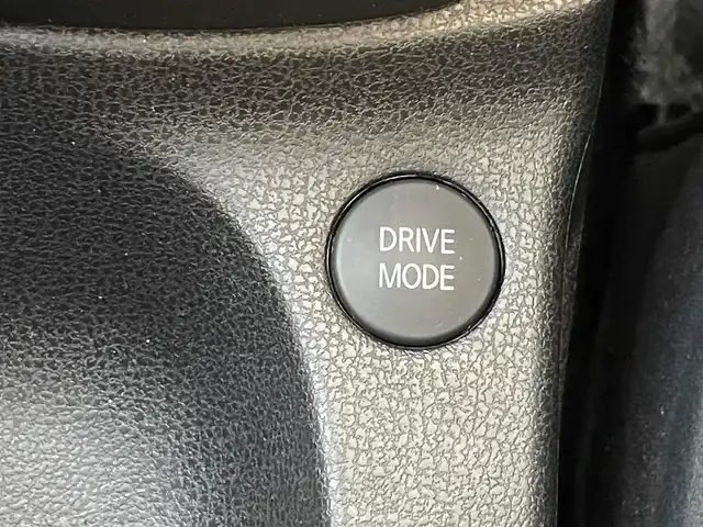 日産 ノート e－パワーニスモ S 静岡県 2020(令2)年 5万km ブリリアントホワイトパール 純正ナビ/（AM/FM/CD/DVD/BT)/フルセグTV/アラウンドビューモニター/バックカメラ/レーダークルーズコントロール/スマートキー/プッシュスタート/デジタルインナーミラー/MOMOシフト（純正積込あり）/レオニス17インチアルミホイール/純正フロアマット/エマージェンシーブレーキ/レーンキープアシスト/横滑り防止装置/LEDヘッドライト/オートマチックハイビーム/保証書