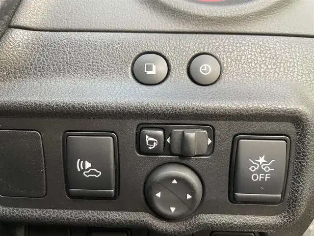 日産 ノート e－パワーニスモ S 静岡県 2020(令2)年 5万km ブリリアントホワイトパール 純正ナビ/（AM/FM/CD/DVD/BT)/フルセグTV/アラウンドビューモニター/バックカメラ/レーダークルーズコントロール/スマートキー/プッシュスタート/デジタルインナーミラー/MOMOシフト（純正積込あり）/レオニス17インチアルミホイール/純正フロアマット/エマージェンシーブレーキ/レーンキープアシスト/横滑り防止装置/LEDヘッドライト/オートマチックハイビーム/保証書