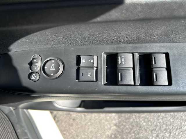 ホンダ Ｎ ＢＯＸ G SSパッケージ 大阪府 2016(平28)年 6.8万km プレミアムホワイトパールⅡ 純正ナビ（フルセグ/Ｂｌｕｅｔｏｏｔｈ/DVD/CD)/両側パワースライドドア　/バックカメラ　/横滑り防止装置　/オートライト　/アイドリングストップ　/社外フロアマット　/純正キセノンライト　/USB入力端子/スペアキー１本　/ビルトインＥＴＣ　/取扱説明書