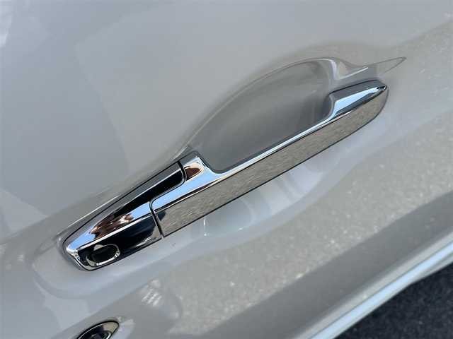 スズキ スペーシア カスタム HYBRID XS ターボ 宮崎県 2021(令3)年 2.5万km ピュアホワイトP ワンオーナー/社外メモリーナビ/フルセグTV/バックカメラ/ETC/セーフティサポート/・デュアルカメラブレーキサポート/・車線逸脱警報機能/・アダプティブクルーズコントロール/・誤発進抑制機能/・後方誤発進抑制機能/・後退時ブレーキサポート/・リアパーキングセンサー/両側パワースライドドア/ハーフレザーシート/D席シートヒーター/革巻きステアリング/パドルシフト/LEDヘッドランプ/オートライト/スペアキー×１/アイドリングストップ/ターボ/ローダウンサス/新車時整備手帳/　　【保証書】/取扱説明書