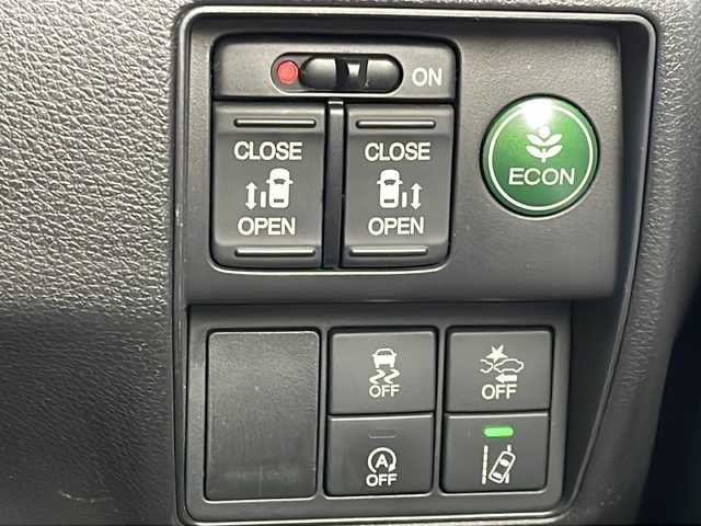 ホンダ オデッセイ アブソルート アドバンス 岩手県 2016(平28)年 6.8万km プレミアムヴィーナスブラックP ホンダセンシング/4WD/純正ナビフルセグTV/BT/CD/DVD/全方位カメラ/アダプティブクルーズコントロール/ハーフレザー/両側パワースライドドア/ＥＴＣ/積込社外AW＋冬タイヤ/レーンキープアシスト/パワーシート/オートライト/ＬＥＤヘッドライト/フォグランプ/スマートキー/プッシュスタート/カーテンエアバック/純正フロアマット