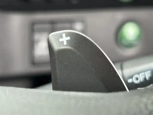 ホンダ ステップワゴン スパーダ クルスピセンシング 兵庫県 2018(平30)年 5.4万km プラチナホワイトパール 純正ナビ/ＥＴＣ/Bluetoothオーディオ/フルセグ/CD／DVD/バックカメラ/ステアリングリモコン/後部座席モニター（フリップダウン）/両側パワースライドドア/シートヒーター/Ｈｏｎｄａセンシング/クルーズコントロール（追従走行あり）/純正フロアマット