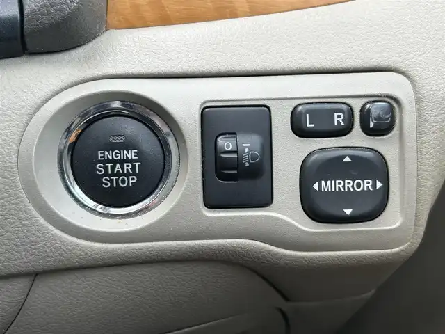 トヨタ プレミオ 1．8X Lパッケージ 静岡県 2007(平19)年 5.3万km シルバーM ワンオーナー/純正オーディオディスプレイ/　（AM/FM/CD）/バックカメラ/純正シートカバー/横滑り防止装置/純正ドアバイザー/純正フロアマット/スマートキー/ダブルサイドエアバッグ/オートライト/保証書/取扱説明書