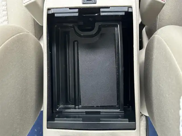 トヨタ プレミオ 1．8X Lパッケージ 静岡県 2007(平19)年 5.3万km シルバーM ワンオーナー/純正オーディオディスプレイ/　（AM/FM/CD）/バックカメラ/純正シートカバー/横滑り防止装置/純正ドアバイザー/純正フロアマット/スマートキー/ダブルサイドエアバッグ/オートライト/保証書/取扱説明書