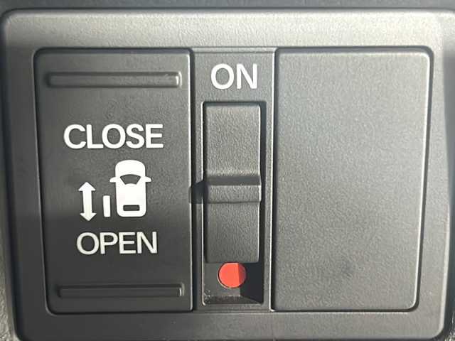 ホンダ Ｎ ＢＯＸ カスタム G L ホンダセンシング 沖縄県 2018(平30)年 4万km シャイニンググレーM 禁煙車/純正ナビ/（CD/DVD/フルセグTV/Bluetooth)/ドライブレコーダー/パワースライドドア/純正フロアマット/純正アルミホイール/コーナーセンサー/衝突軽減ブレーキ/スマートキー/スペアキー/取扱説明書/保証書