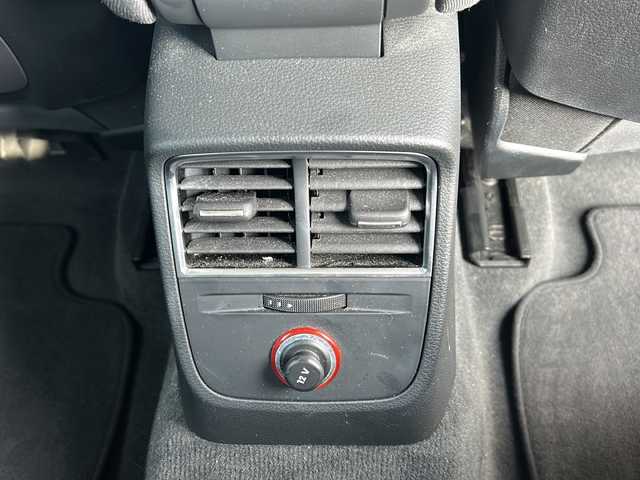 アウディ Ａ３ スポーツバック 1．4 TFSI 佐賀県 2016(平28)年 9.4万km ミトスブラックメタリック 純正ナビ/Bluetooth/CD/DVD/バックカメラ/フルセグTV/前後ドライブレコーダー/クルーズコントロール/パドルシフト/クリアランスソナー/オートエアコン/オートライト/プッシュスタート/革巻きステアリング/ステアリングスイッチ/電格ウィンカーミラー/アイドリングストップ/布系シート/ETC/純正アルミホイール/保証書/取扱説明書