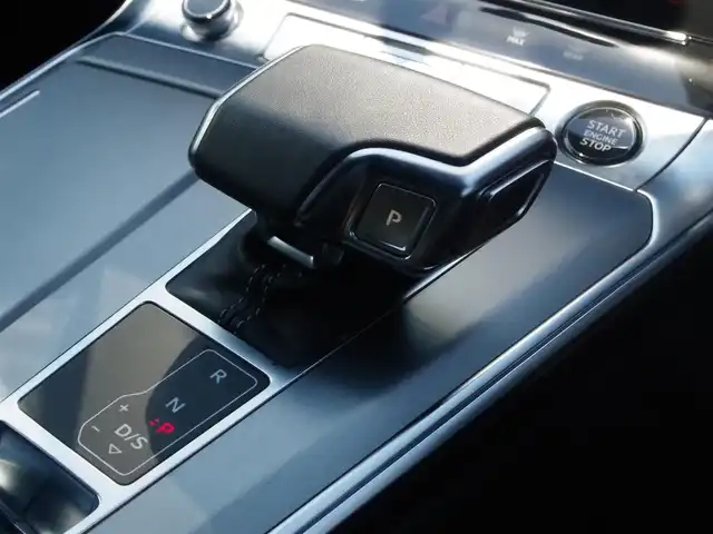 アウディ アウディ Ａ６ アバント 40TDIクワトロ Sライン 埼玉県 2023(令5)年 1.6万km ミトスブラックメタリック ブラックレザーシート/アダプティブクルーズコントロール/バーチャルコックピット/CarPlay/パークセンサー/ブラインドスポットモニター/バック/フロントカメラ/純正ナビ/ドラレコ/ETC/フルセグTV/イージークローザー/置くだけ充電/全席シートヒーター/ベンチレーション/シートポジションメモリー機能