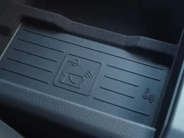 アウディ アウディ Ａ６ アバント 40TDIクワトロ Sライン 埼玉県 2023(令5)年 1.6万km ミトスブラックメタリック ブラックレザーシート/アダプティブクルーズコントロール/バーチャルコックピット/CarPlay/パークセンサー/ブラインドスポットモニター/バック/フロントカメラ/純正ナビ/ドラレコ/ETC/フルセグTV/イージークローザー/置くだけ充電/全席シートヒーター/ベンチレーション/シートポジションメモリー機能