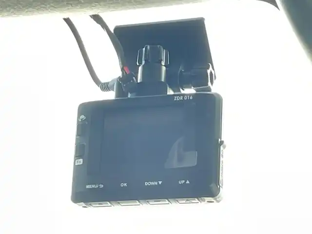 トヨタ ルーミー カスタムG 山口県 2023(令5)年 1.8万km パールホワイトⅢ SDナビ ワンセグTV CD BT/パノラミックビューモニター/両側パワースライドドア/前席シートヒーター/衝突被害軽減ブレーキ/レーダークルーズコントロール/レーンアシスト/オートマチックハイビーム/LEDオートヘッドライト/フォグライト/スマートキー 2個/前後ドラレコ/電動パーキングブレーキ/横滑り防止/ステアリングリモコン/革巻きステアリング/コーナーセンサー/禁煙車
