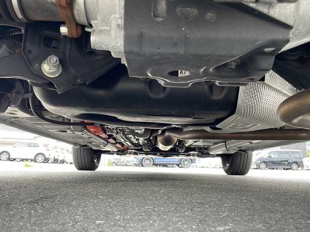 トヨタ アクア X 岩手県 2021(令3)年 1.8万km プラチナホワイトパールマイカ 純正ディスプレイオーディオ/AM/FM/Bluetooth/純正オーディオ/ビルトインETC/衝突被害軽減ブレーキ/レーンキープアシスト/横滑り防止装置/アイドリングストップ/オートライト/オートハイビーム/LEDヘッドライト/スマートキー/プッシュスタート/電動格納ミラー/社外フロアマット/ドアバイザー/保証書/取扱説明書