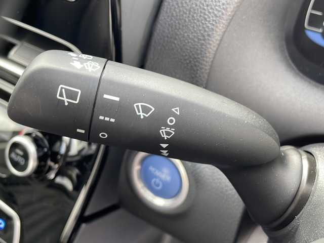 トヨタ アクア X 岩手県 2021(令3)年 1.8万km プラチナホワイトパールマイカ 純正ディスプレイオーディオ/AM/FM/Bluetooth/純正オーディオ/ビルトインETC/衝突被害軽減ブレーキ/レーンキープアシスト/横滑り防止装置/アイドリングストップ/オートライト/オートハイビーム/LEDヘッドライト/スマートキー/プッシュスタート/電動格納ミラー/社外フロアマット/ドアバイザー/保証書/取扱説明書