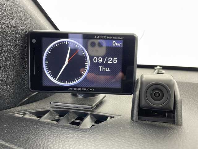 トヨタ ハイラックス Z ブラックラリーエディション 栃木県 2019(平31)年 6.4万km スーパーホワイトⅡ ４ＷＤ/トヨタセーフティセンス/純正ナビ/　フルセグ/CD/DVD/BT/USB/SD/バックカメラ/前後ドライブレコーダー/ETC/TRDマフラー /TRDサイドステップ/TRDマッドガード　/純正フロアマット/クルーズコントロール/オートライト/フォグランプ/横滑り防止/リヤデフロック/レーンキープアシスト/ヒルダウンアシスト