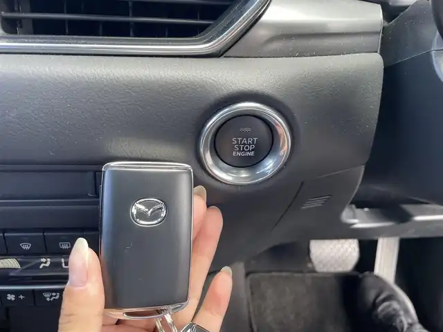 マツダ ＣＸ－５ 20S 鹿児島県 2020(令2)年 4.7万km マシーングレープレミアムM 純正ナビ/（CD/DVD/フルセグTV/Bluetooth）/アラウンドビューモニター/レーダークルーズコントロール/LEDヘッドライト/シートヒーター/純正17インチアルミホイール/ステアリングヒーター/ブラインドスポットモニター/アイドリングストップ/スマートキー/ETC