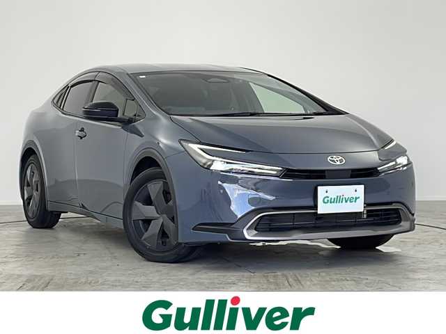 トヨタ プリウス U 愛知県 2024(令6)年 2.7万km グレー 【カラーコード：1M2 マスタに存在しません】//禁煙車//純正ディスプレイオーディオ//フルセグTV//ビルトインETC2.0//前後ドライブレコーダー(DRY-TW7500)//バックカメラ//トヨタセーフティセンス//プリクラッシュセーフティ//LTA+LDA//レーダークルーズ//オートハイビーム//ロードサインアシスト//ドライバー異常時対応システム//プロアクティブドライビングアシスト//発進遅れ告知//パーキングサポートブレーキ//LEDヘッドライト//オートライト//AC100V//純正17インチアルミホイール//純正フロアマット//純正ドアバイザー//プッシュスタート//電動格納ミラーウィンカー//電子パーキングブレーキ//ブレーキホールド//イモビライザー