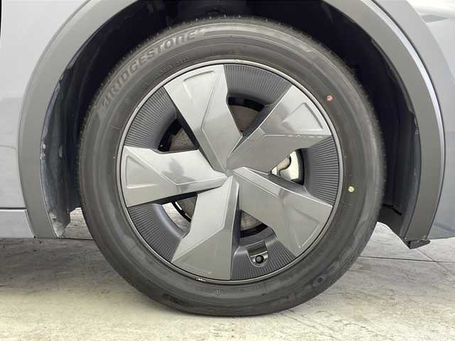 トヨタ プリウス U 愛知県 2024(令6)年 2.7万km グレー 【カラーコード：1M2 マスタに存在しません】//禁煙車//純正ディスプレイオーディオ//フルセグTV//ビルトインETC2.0//前後ドライブレコーダー(DRY-TW7500)//バックカメラ//トヨタセーフティセンス//プリクラッシュセーフティ//LTA+LDA//レーダークルーズ//オートハイビーム//ロードサインアシスト//ドライバー異常時対応システム//プロアクティブドライビングアシスト//発進遅れ告知//パーキングサポートブレーキ//LEDヘッドライト//オートライト//AC100V//純正17インチアルミホイール//純正フロアマット//純正ドアバイザー//プッシュスタート//電動格納ミラーウィンカー//電子パーキングブレーキ//ブレーキホールド//イモビライザー