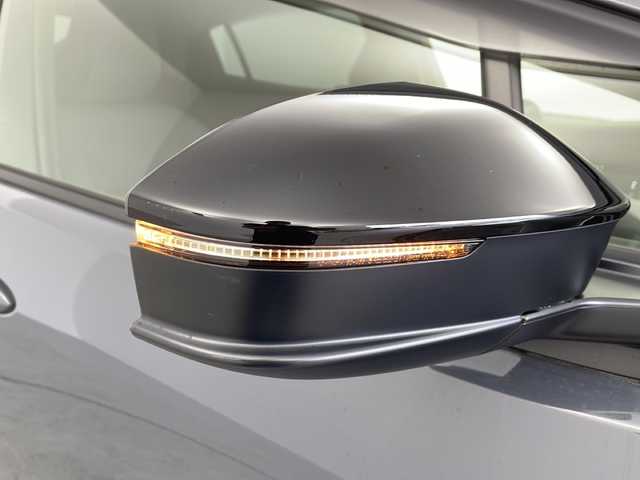 トヨタ プリウス U 愛知県 2024(令6)年 2.7万km グレー 【カラーコード：1M2 マスタに存在しません】//禁煙車//純正ディスプレイオーディオ//フルセグTV//ビルトインETC2.0//前後ドライブレコーダー(DRY-TW7500)//バックカメラ//トヨタセーフティセンス//プリクラッシュセーフティ//LTA+LDA//レーダークルーズ//オートハイビーム//ロードサインアシスト//ドライバー異常時対応システム//プロアクティブドライビングアシスト//発進遅れ告知//パーキングサポートブレーキ//LEDヘッドライト//オートライト//AC100V//純正17インチアルミホイール//純正フロアマット//純正ドアバイザー//プッシュスタート//電動格納ミラーウィンカー//電子パーキングブレーキ//ブレーキホールド//イモビライザー