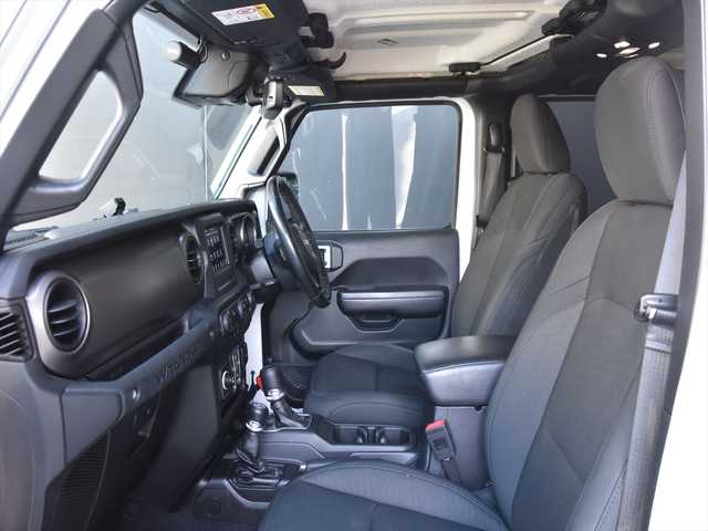 クライスラー・ジープ ジープ ラングラー アンリミテッド スポーツ 和歌山県 2020(令2)年 4.8万km 白 ACC /ディスプレイオーディオ /Apple carPlay /Bカメラ /ダウンヒルコントロール /コーナーセンサー /アイドリングストップ /MTモード付きAT /前後ドライブレコーダー /プッシュスタート /純正17AW /ETC/取扱説明書/保証書/スペアキー