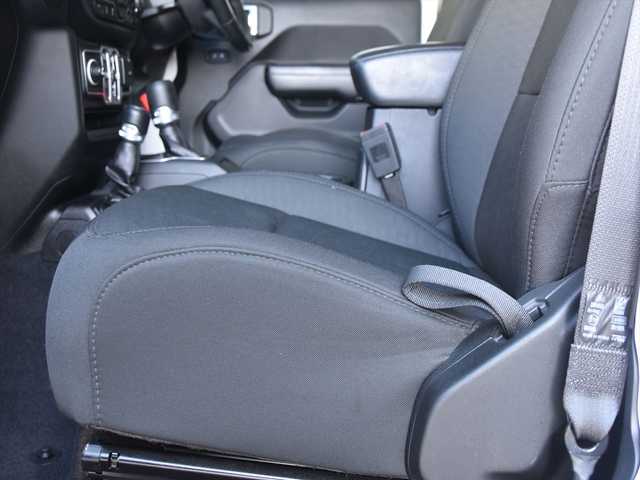 クライスラー・ジープ ジープ ラングラー アンリミテッド スポーツ 和歌山県 2020(令2)年 4.8万km 白 ACC /ディスプレイオーディオ /Apple carPlay /Bカメラ /ダウンヒルコントロール /コーナーセンサー /アイドリングストップ /MTモード付きAT /前後ドライブレコーダー /プッシュスタート /純正17AW /ETC/取扱説明書/保証書/スペアキー