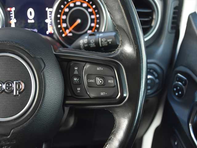 クライスラー・ジープ ジープ ラングラー アンリミテッド スポーツ 和歌山県 2020(令2)年 4.8万km 白 ACC /ディスプレイオーディオ /Apple carPlay /Bカメラ /ダウンヒルコントロール /コーナーセンサー /アイドリングストップ /MTモード付きAT /前後ドライブレコーダー /プッシュスタート /純正17AW /ETC/取扱説明書/保証書/スペアキー