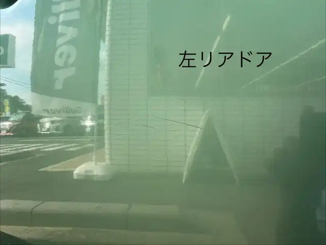スズキ スペーシア HYBRID X 三重県 2018(平30)年 6.4万km ツールグリーンパールメタリック 4WD/純正ナビ（Bluetooth/DVD/CD/地デジTV/AM/FM/SD）/ETC/両側パワースライドドア/シートヒーター（前席）/スペアキー/セーフティサポート（デュアルセンサーブレーキサポート/誤発進抑制/車線逸脱警報/ふらつき警報/先行車発進お知らせ/ハイビームアシスト/後退時ブレーキサポート/後方誤発進抑制/リアパーキングセンサー）/ブラック内装/光沢アイボリーインパネ加飾/チルトステアリング/オートエアコン/エコクール/リアヒーターダクト/スリムサーキュレーター/ファブリックシート/ボックス付アームレスト(前席中央)/シートリフター(運転席）/ストラップ付左右独立スライドシート（リア）/ロールサンシェード（リアドア）/アクセサリーソケット（後席右側）/ラゲッジルームランプ/後方視界支援ミラー/純正フロアマット