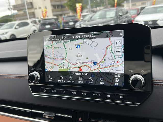 三菱 アウトランダー ＰＨＥＶ P 大阪府 2023(令5)年 0.8万km ホワイトダイヤモンド ｅ－Ａｓｓｉｓｔ　サンルーフ　ＢＯＳＥ　純正ナビ　全周囲カメラ　フルセグＴＶ　ＢＴ　レザーシート　パワーシート　シートメモリ　シートヒーター　ステアリングヒーター　ＡＣ１５００Ｗ　レーダークルコン　RCTA　S-AWC　ASC　HUD　パワーバックドア　デュアルエアコン　置くだけ充電　ETC　LEDヘッドライト　プッシュスタート　スマートキー　純正アルミホイール　純正フロアマットパドルシフト　スペアキー