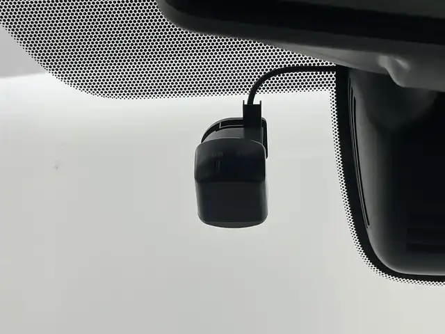 日産 セレナ e－パワー HWS V アーバンクロム 埼玉県 2022(令4)年 3.9万km ブリリアントホワイトパール 純正１０インチナビ　フリップダウンモニター　アラウンドビューモニター　ＢＳＩ　プロパイロット　レーダークルーズ　ビルトインＥＴＣ　ドラレコ　インテリジェントルームミラー　ＨＤＭＩ　オートライト　ＬＥＤ