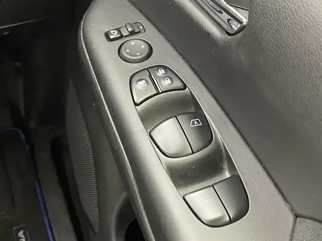 日産 セレナ e－パワー HWS V アーバンクロム 埼玉県 2022(令4)年 3.9万km ブリリアントホワイトパール 純正１０インチナビ　フリップダウンモニター　アラウンドビューモニター　ＢＳＩ　プロパイロット　レーダークルーズ　ビルトインＥＴＣ　ドラレコ　インテリジェントルームミラー　ＨＤＭＩ　オートライト　ＬＥＤ