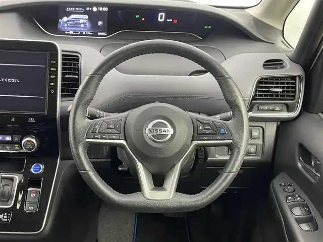 日産 セレナ e－パワー HWS V アーバンクロム 埼玉県 2022(令4)年 3.9万km ブリリアントホワイトパール 純正１０インチナビ　フリップダウンモニター　アラウンドビューモニター　ＢＳＩ　プロパイロット　レーダークルーズ　ビルトインＥＴＣ　ドラレコ　インテリジェントルームミラー　ＨＤＭＩ　オートライト　ＬＥＤ