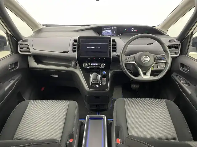 日産 セレナ e－パワー HWS V アーバンクロム 埼玉県 2022(令4)年 3.9万km ブリリアントホワイトパール 純正１０インチナビ　フリップダウンモニター　アラウンドビューモニター　ＢＳＩ　プロパイロット　レーダークルーズ　ビルトインＥＴＣ　ドラレコ　インテリジェントルームミラー　ＨＤＭＩ　オートライト　ＬＥＤ