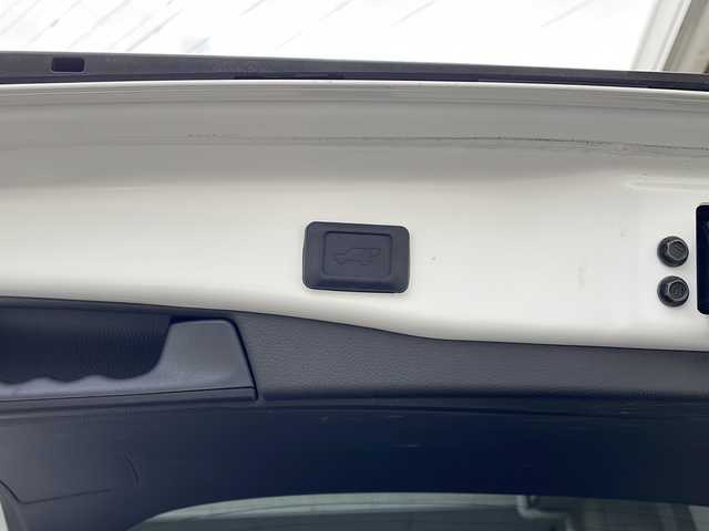 トヨタ ＲＡＶ４ ハイブリットG 神奈川県 2020(令2)年 2.9万km ホワイトパールクリスタルシャイン ワンオーナー/サンルーフ/純正メーカーナビ/(AM/FM/USB/BT/Miracast/フルセグTV)/全方位カメラ/衝突被害軽減ブレーキ/レーンキープアシスト/ブラインドスポットモニター/クリアランスソナー/オートハイビーム/レーダークルーズコントロール/黒革シート/D席メモリー機能付パワーシート/D/N席シートヒーター/ステアリングヒーター/AC100V電源/パワーバックドア/ルーフレール/ビルトインETC2.0/オートミラー/ISOFIX/スペアキー×1/保証書/取扱説明書