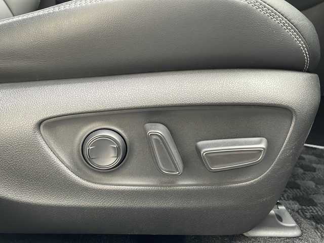 トヨタ ＲＡＶ４ ハイブリットG 神奈川県 2020(令2)年 2.9万km ホワイトパールクリスタルシャイン ワンオーナー/サンルーフ/純正メーカーナビ/(AM/FM/USB/BT/Miracast/フルセグTV)/全方位カメラ/衝突被害軽減ブレーキ/レーンキープアシスト/ブラインドスポットモニター/クリアランスソナー/オートハイビーム/レーダークルーズコントロール/黒革シート/D席メモリー機能付パワーシート/D/N席シートヒーター/ステアリングヒーター/AC100V電源/パワーバックドア/ルーフレール/ビルトインETC2.0/オートミラー/ISOFIX/スペアキー×1/保証書/取扱説明書