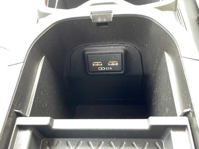 トヨタ ＲＡＶ４ ハイブリットG 神奈川県 2020(令2)年 2.9万km ホワイトパールクリスタルシャイン ワンオーナー/サンルーフ/純正メーカーナビ/(AM/FM/USB/BT/Miracast/フルセグTV)/全方位カメラ/衝突被害軽減ブレーキ/レーンキープアシスト/ブラインドスポットモニター/クリアランスソナー/オートハイビーム/レーダークルーズコントロール/黒革シート/D席メモリー機能付パワーシート/D/N席シートヒーター/ステアリングヒーター/AC100V電源/パワーバックドア/ルーフレール/ビルトインETC2.0/オートミラー/ISOFIX/スペアキー×1/保証書/取扱説明書