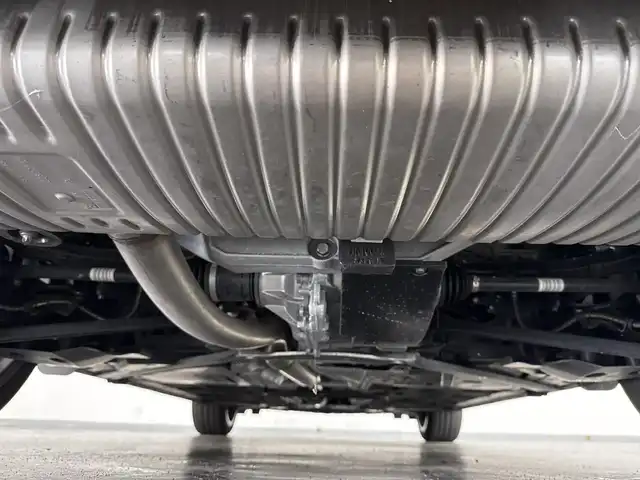 ＢＭＷ Ｘ２ xDrive20i 三重県 2018(平30)年 1.6万km スパークリングストームブリリアントエフェクト プレミアムガソリン・ターボ/xDrive（4WD）/MTモード付フロア8AT（DCT）/8インチ iDriveナビ/（FM/AM/HDDREC/CD/DVD/Bluetooth/USB）/リヤビューカメラ（予想進路表示機能付）/ドライブレコーダー 前後/ETC（ミラー内蔵・ITSスポット対応・DSRC車載器）/【OP】電動パノラマガラスサンルーフ/安全/●ドライビング・アシスト/・レーンディパーチャーウォーニング（車線逸脱警告システム）/・前車接近警告機能/・衝突回避・被害軽減ブレーキ/●【OP】ドライビング・アシスト・プラス/・アクティブクルーズコントロール（ストップ＆ゴー機能付）/●ヒルディセントコントロール/●パーキングアシスト/●パークディスタンスコントロール（フロント・リヤ）/装備/・【OP】BMWヘッドアップディスプレイ/・オートマチックテールゲートオペレーション（開閉）/・シートヒーター（D/N）/・電動サイドサポート付スポーツシート/・左右独立オートエアコン/・オートライト/・LEDヘッドライト/・前後フォグライト/・レインセンサー（オートワイパー）/・パドルシフト/・純正19inAW/・保/取/ナビ取/など