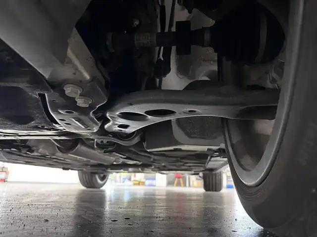 ＢＭＷ Ｘ２ xDrive20i 三重県 2018(平30)年 1.6万km スパークリングストームブリリアントエフェクト プレミアムガソリン・ターボ/xDrive（4WD）/MTモード付フロア8AT（DCT）/8インチ iDriveナビ/（FM/AM/HDDREC/CD/DVD/Bluetooth/USB）/リヤビューカメラ（予想進路表示機能付）/ドライブレコーダー 前後/ETC（ミラー内蔵・ITSスポット対応・DSRC車載器）/【OP】電動パノラマガラスサンルーフ/安全/●ドライビング・アシスト/・レーンディパーチャーウォーニング（車線逸脱警告システム）/・前車接近警告機能/・衝突回避・被害軽減ブレーキ/●【OP】ドライビング・アシスト・プラス/・アクティブクルーズコントロール（ストップ＆ゴー機能付）/●ヒルディセントコントロール/●パーキングアシスト/●パークディスタンスコントロール（フロント・リヤ）/装備/・【OP】BMWヘッドアップディスプレイ/・オートマチックテールゲートオペレーション（開閉）/・シートヒーター（D/N）/・電動サイドサポート付スポーツシート/・左右独立オートエアコン/・オートライト/・LEDヘッドライト/・前後フォグライト/・レインセンサー（オートワイパー）/・パドルシフト/・純正19inAW/・保/取/ナビ取/など