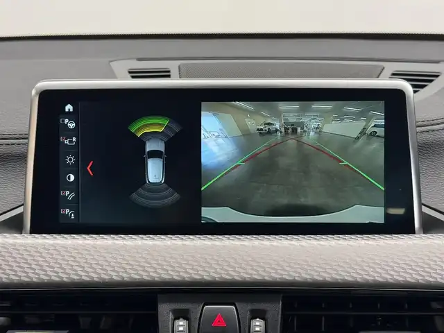 ＢＭＷ Ｘ２ xDrive20i 三重県 2018(平30)年 1.6万km スパークリングストームブリリアントエフェクト プレミアムガソリン・ターボ/xDrive（4WD）/MTモード付フロア8AT（DCT）/8インチ iDriveナビ/（FM/AM/HDDREC/CD/DVD/Bluetooth/USB）/リヤビューカメラ（予想進路表示機能付）/ドライブレコーダー 前後/ETC（ミラー内蔵・ITSスポット対応・DSRC車載器）/【OP】電動パノラマガラスサンルーフ/安全/●ドライビング・アシスト/・レーンディパーチャーウォーニング（車線逸脱警告システム）/・前車接近警告機能/・衝突回避・被害軽減ブレーキ/●【OP】ドライビング・アシスト・プラス/・アクティブクルーズコントロール（ストップ＆ゴー機能付）/●ヒルディセントコントロール/●パーキングアシスト/●パークディスタンスコントロール（フロント・リヤ）/装備/・【OP】BMWヘッドアップディスプレイ/・オートマチックテールゲートオペレーション（開閉）/・シートヒーター（D/N）/・電動サイドサポート付スポーツシート/・左右独立オートエアコン/・オートライト/・LEDヘッドライト/・前後フォグライト/・レインセンサー（オートワイパー）/・パドルシフト/・純正19inAW/・保/取/ナビ取/など